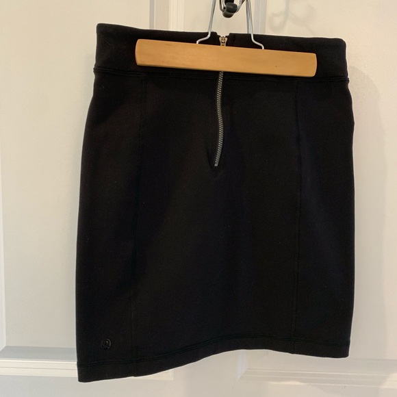 Lululemon black miniskirt - Picture 4 of 8